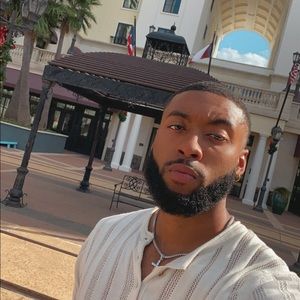 Meet your Posher, Christian